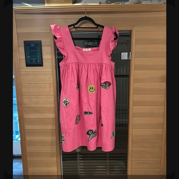 Cutest Women’s Dress with Fun Patches. Perfect for a teacher! - Picture 1 of 3